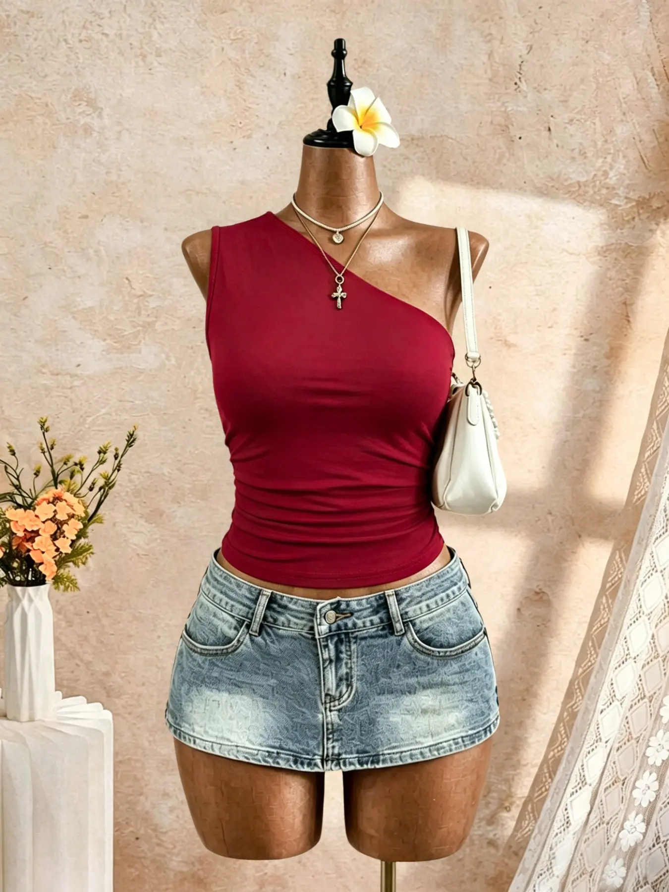Women's Solid Color Basic One-Shoulder Ruched Cami Tank Top, Y2K Slim Fit Sleeveless Halter Shirt, Casual Chic Asymmetrical Neckline Top for Parties and Daily Wear