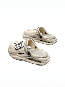 Trendy Devil Thick Sole Lightweight Holey Shoes for Men, Height-Increasing Casual Sandals, Slipper, Tie-Dye, Street Style Ghost Print, Couples Outdoor Trekking