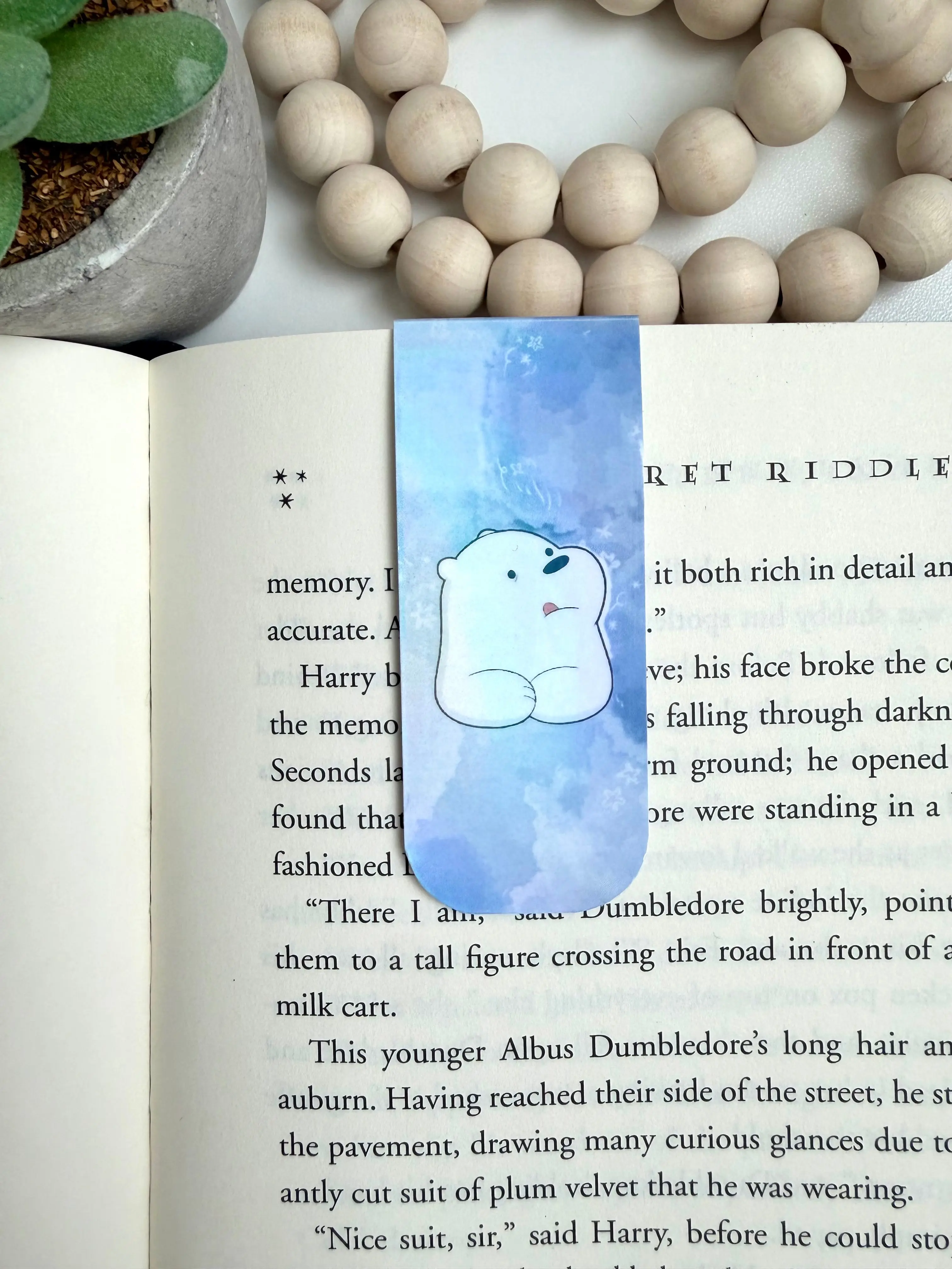 Daydream cub holographic magnetic bookmark