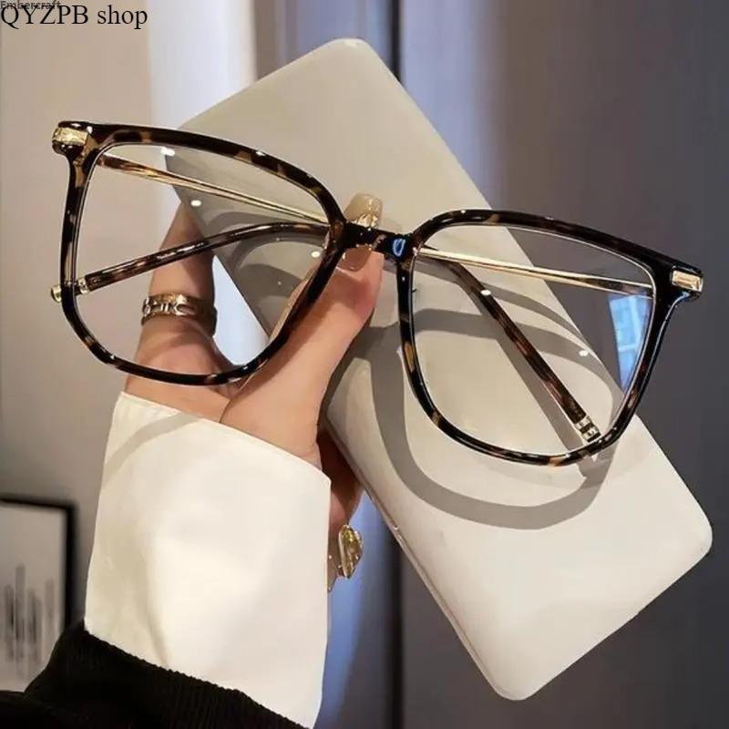 Embercraft Y2K Retro Square Tortoise Shell Glasses, Unisex Eyewear for Men & Women, Lightweight TR & Zinc Alloy Frame, UV400 Vintage Aesthetic Decorative Lens, TikTok Street Style, for Work Study Travel & Everyday Casual Fall Outfits