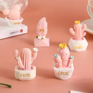 1 set of 5 mini pink cactus ornaments - Valentine's Day desktop decoration, girly cartoon theme resin decorative accessories, suitable for interior decoration of various room types, cute desk ornaments, Home Decor Accessories