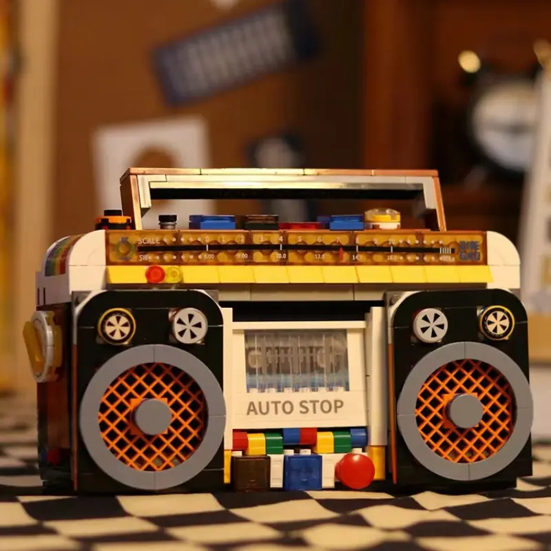 554 PCS Retro radio model, creative building block set, Building Sets, features opening mechanism, compatible with major brands, trendy decorative piece, DIY toy ornament, educational assembly kit, children's festive gift, Building Blocks Model