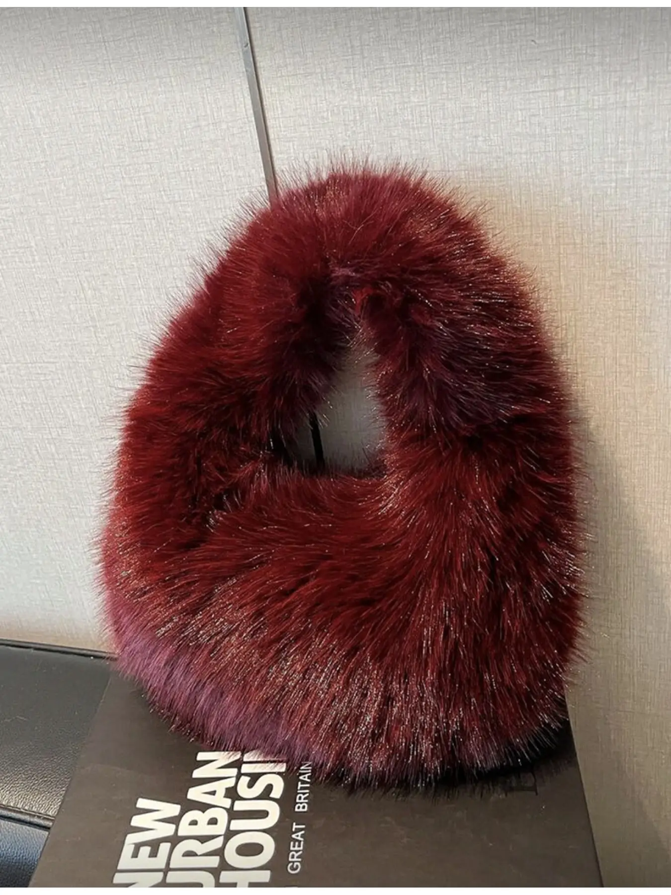 2025 Winter Autumn New Fluffy Tote Bag Solid Color Long Plush Cloud and Crescent Moon Design Multi-functional Commuter Shopping Handbag for Women New Year Style Lightweight Puffy Handbag