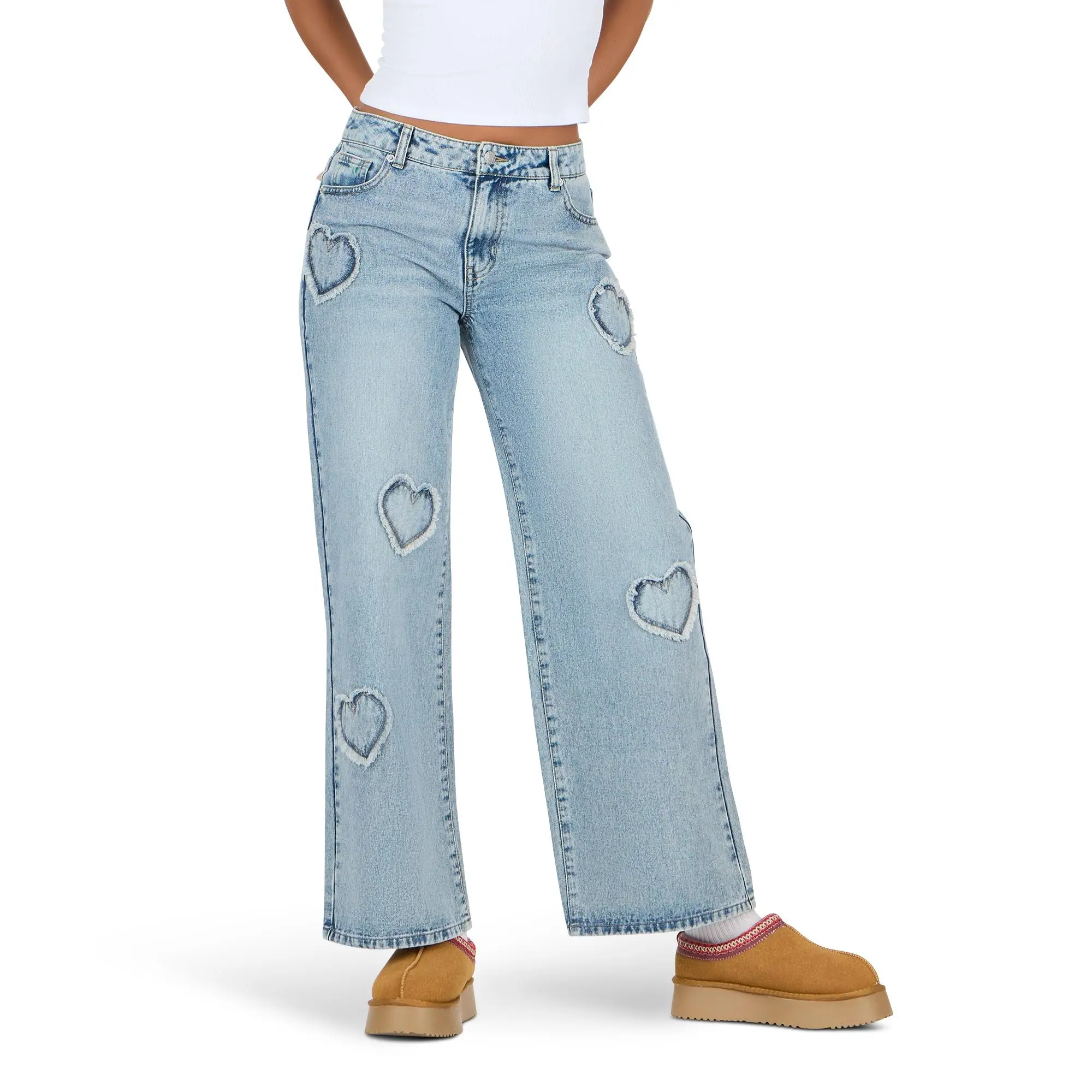 Forever 21 Women's Low Waist Wide Leg Heart Patch Cropped Jeans - Soft, Chunky Vintage Light Wash Baggy Denim Bottoms for Girls, Embroidered Y2K Aesthetic Baby Tee Pairing Casual Bottoms
