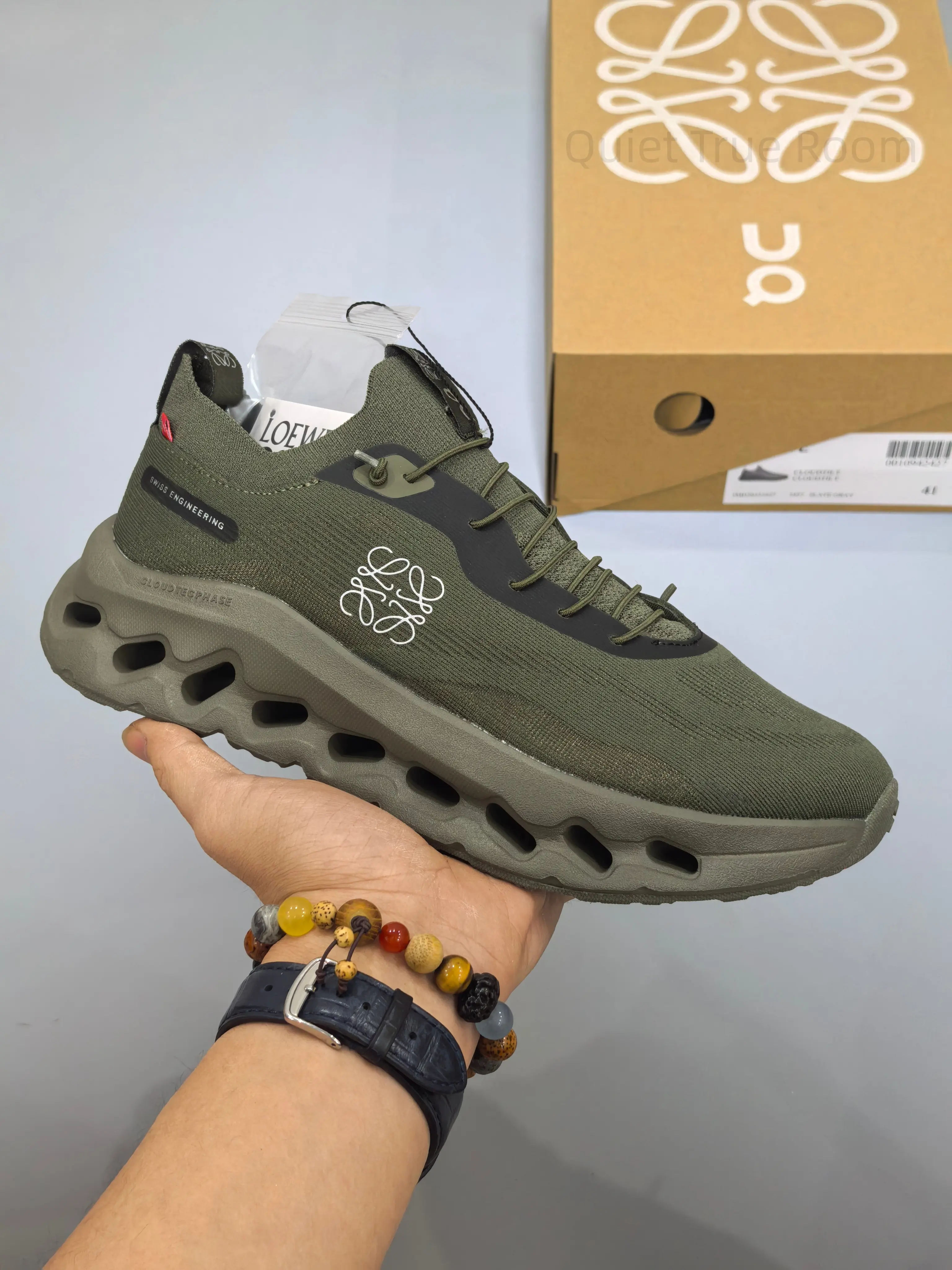 Army Green Breathable Knit Mesh Casual Shoes White Embroidery Hollow Cut Shock Absorbing Thick Foam Outsole Lightweight All Day Walking Trainers