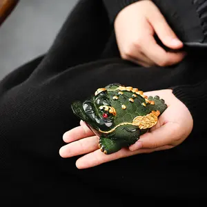 Green Color Changing "Jin Chan" Money Toad Tea Pet
