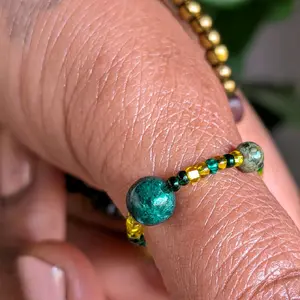 Òrìṣà Ọrúnmìlà Elekẹ Stim Rings - ỌRÚNMÌLÀ Elekẹ Stim Rings - Green Jasper Rubbing Stone, Vibrant Green and Yellow Beaded Design, Oriṣa Inspired Neurodivergent Jewelry for Modern Yorùbá Culture, Spiritual Jewelry, Afrocentric Jewelry