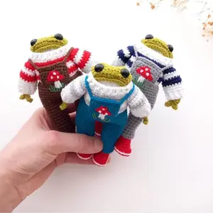 Handmade Crochet Frog Doll, Green Knitted Froggie with Sweater, Unique Handcrafted Details, Ideal for Collectors or Gift-Giving (Toys & Hobbies DIY Knitting Crochet Yarn Item)