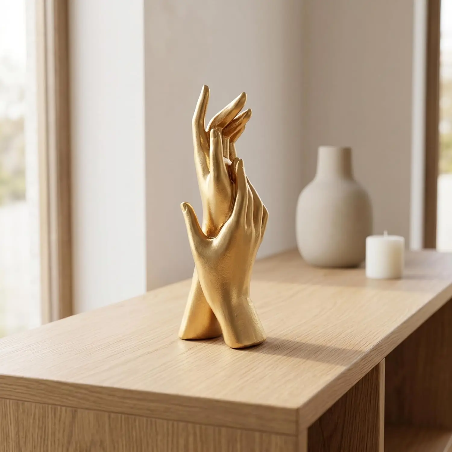 Golden Hands Resin Sculpture - Artistic Ornaments, Minimalist Hand-Painted Compact Decor, 7.9x3.5x4.5in Smooth Retro Indoor Accent, Easy-to-Clean Modern Shelf Decoration, Gold Housewarming Gift for Home Improvement
