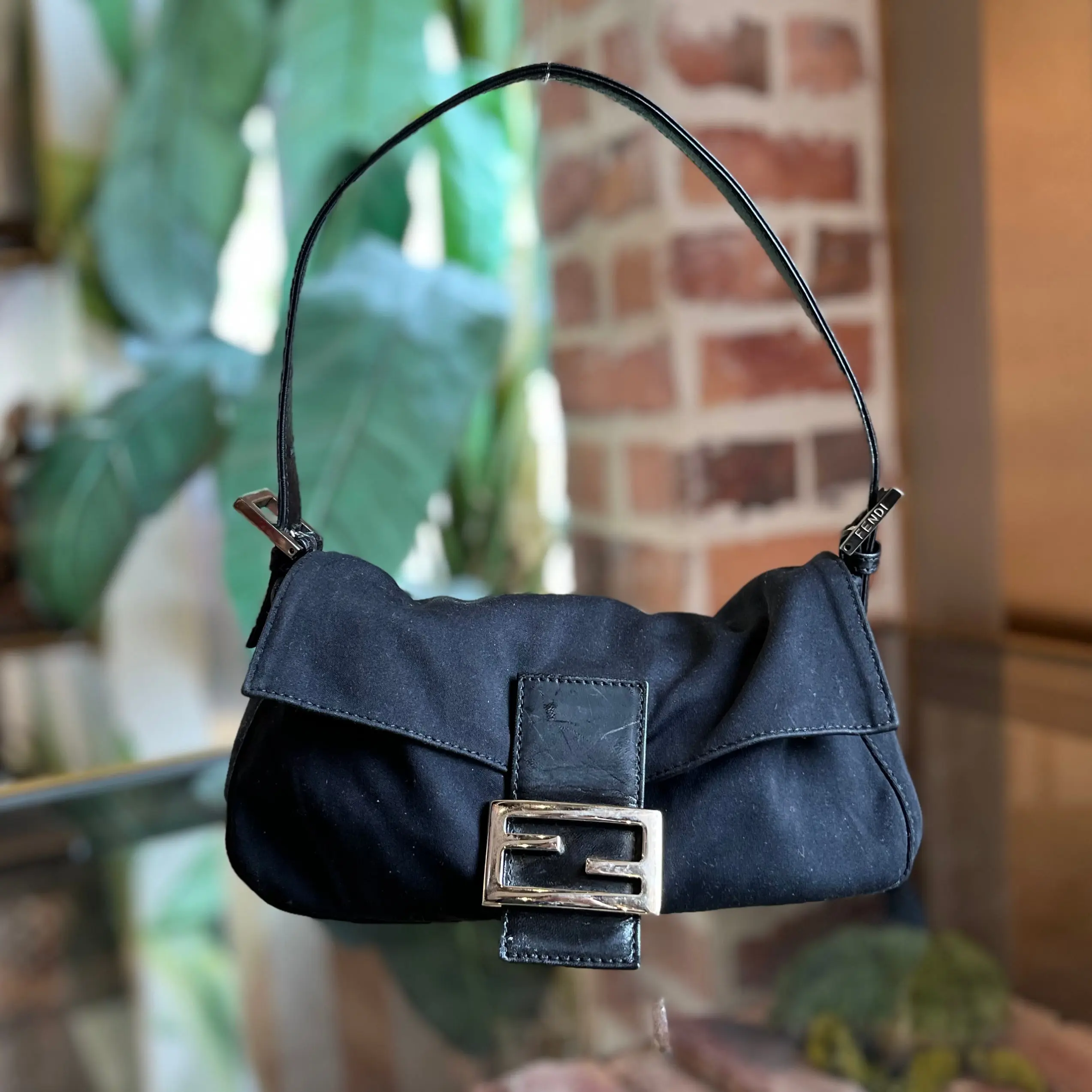 Pre-owned FENDI Nylon Shoulder Bags Baguette Small Black Neoprene Shoulder Bag