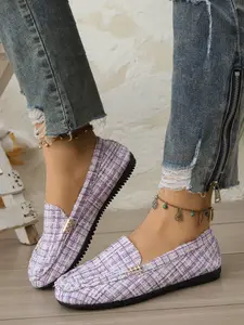 Round Toe Soft Sole Slip-On Shoes, Casual Classic Gingham Pattern, Comfortable Flat Shoes for All Seasons, Metal Buckle Design, Women's Footwear