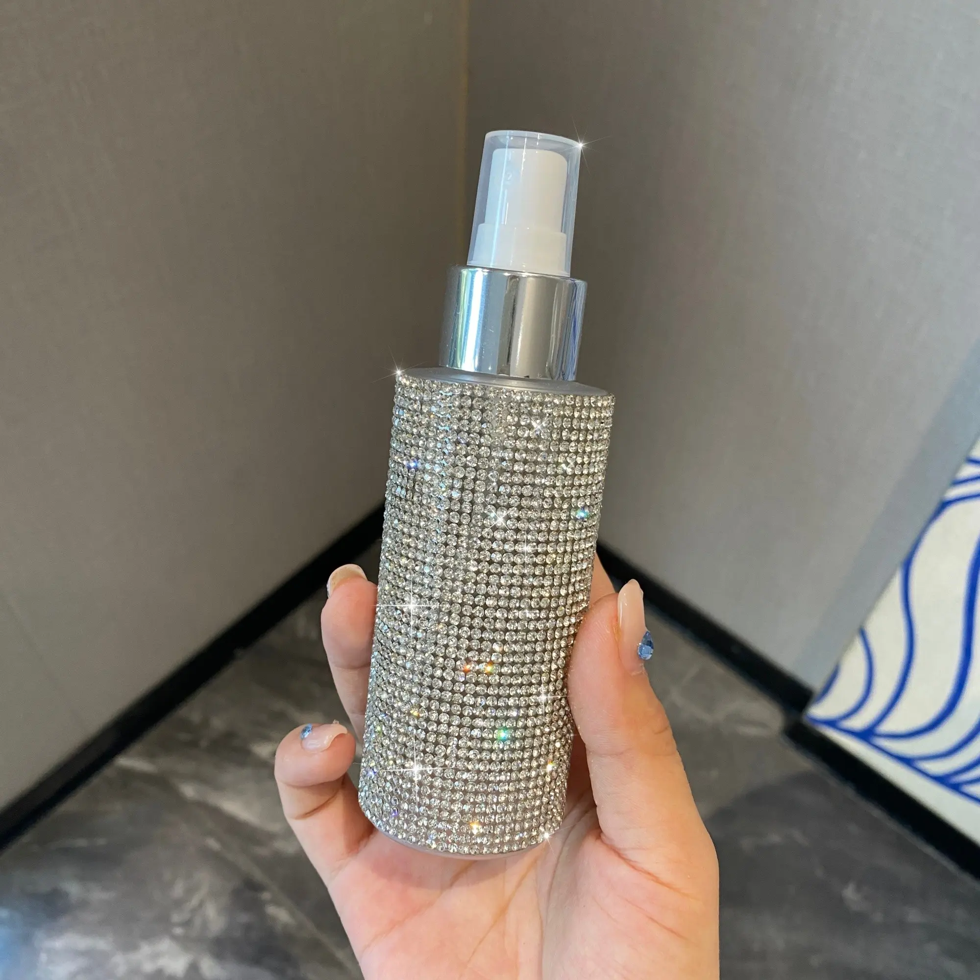 Luxurious Rhinestone Makeup Bottle, Handmade Bling Water Bottle, Press Spray Bottle, Travel Home Beauty Tool, Perfect Gift, Plastic Travel Bottle