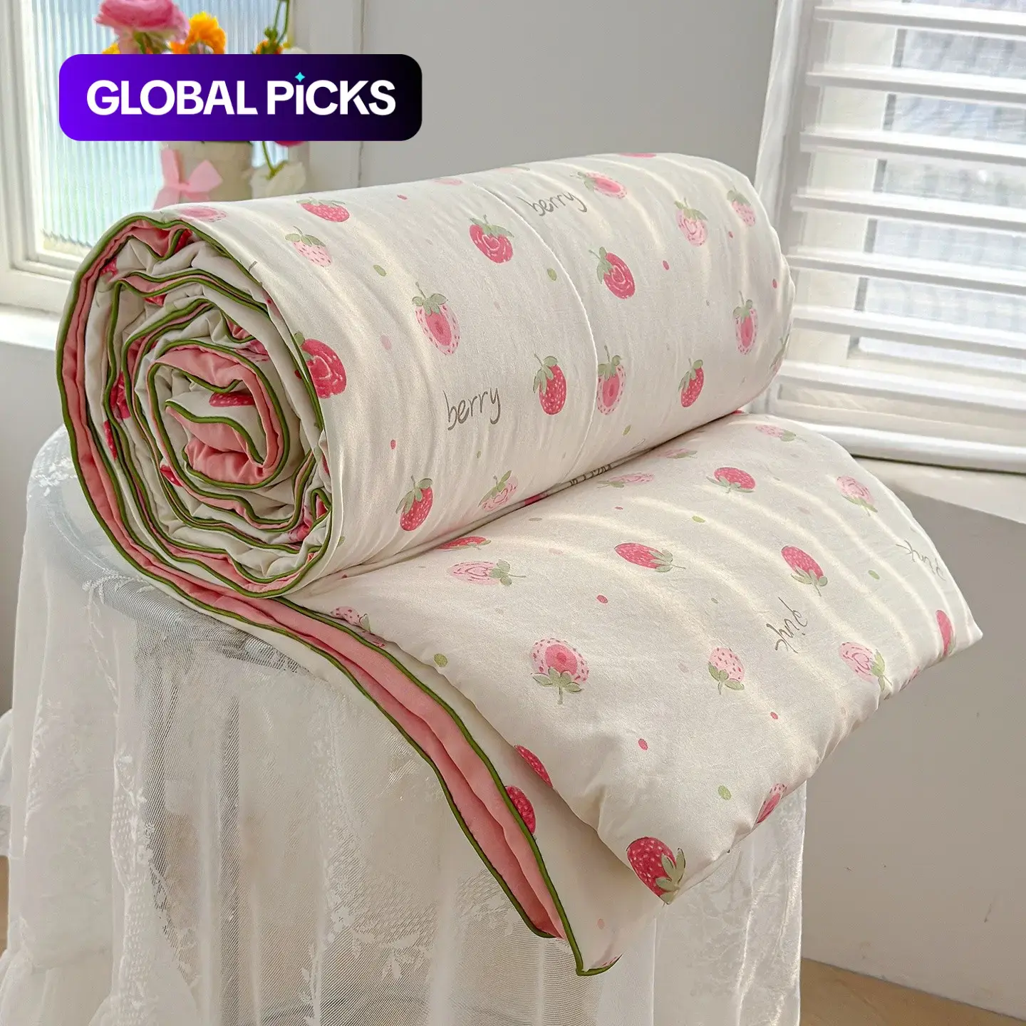 Strawberry-Print Lightweight Summer Quilt, Printed Quilts, Ultra-Soft Skin-Friendly Air-Conditioner Cooling Blanket for Bedrooms, Offices, Beds and Living Room Leisure Use, Soft Lightweight Quilt #GLOBAL PICKS