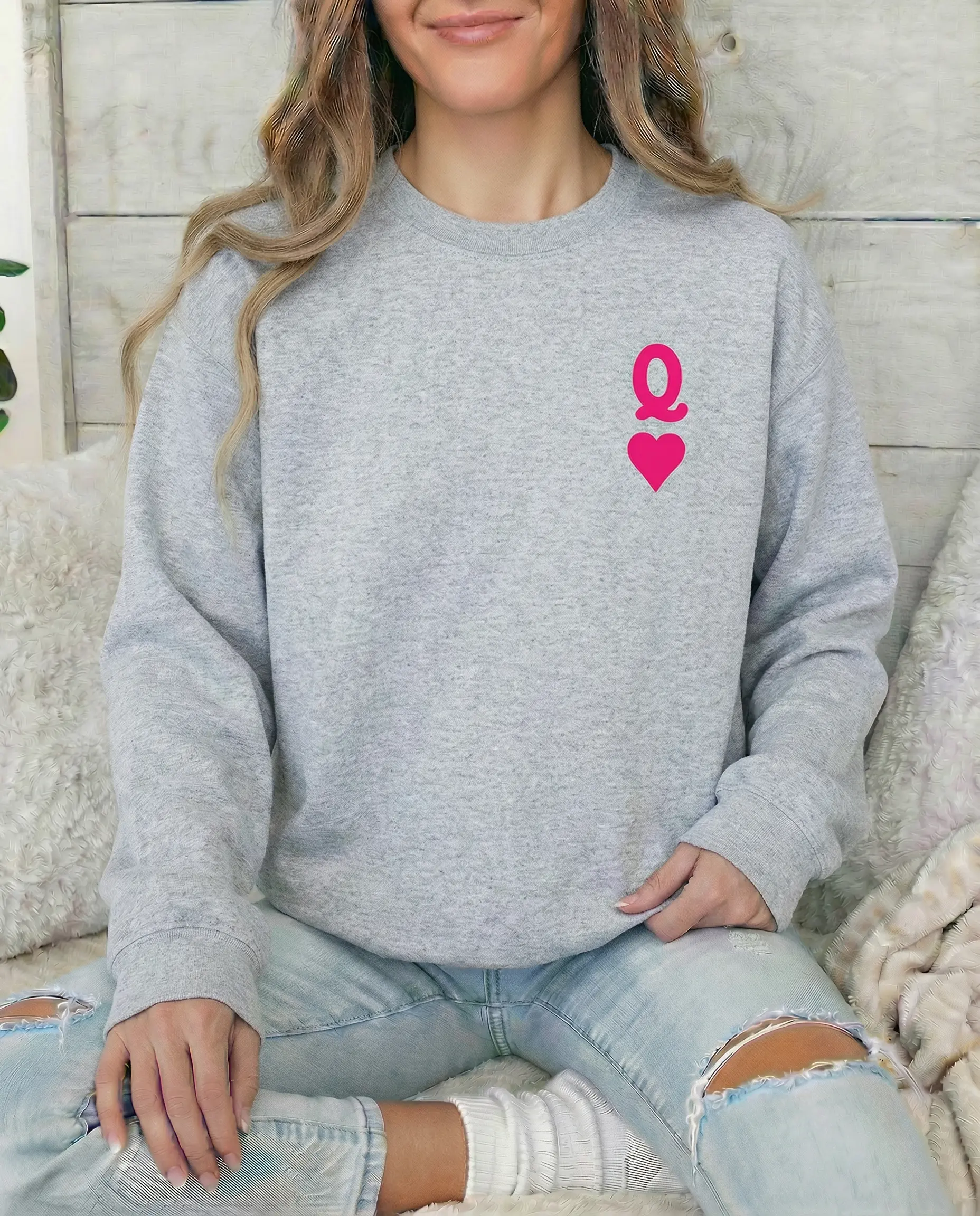 Women's Queen of Hearts Crewneck Sweatshirt - 100% Cotton Breathable Solid Fabric, Eco-Friendly Micro-Elastic Unisex Everyday Casual Wear, Hot Stamping Design Valentine's Day Gift