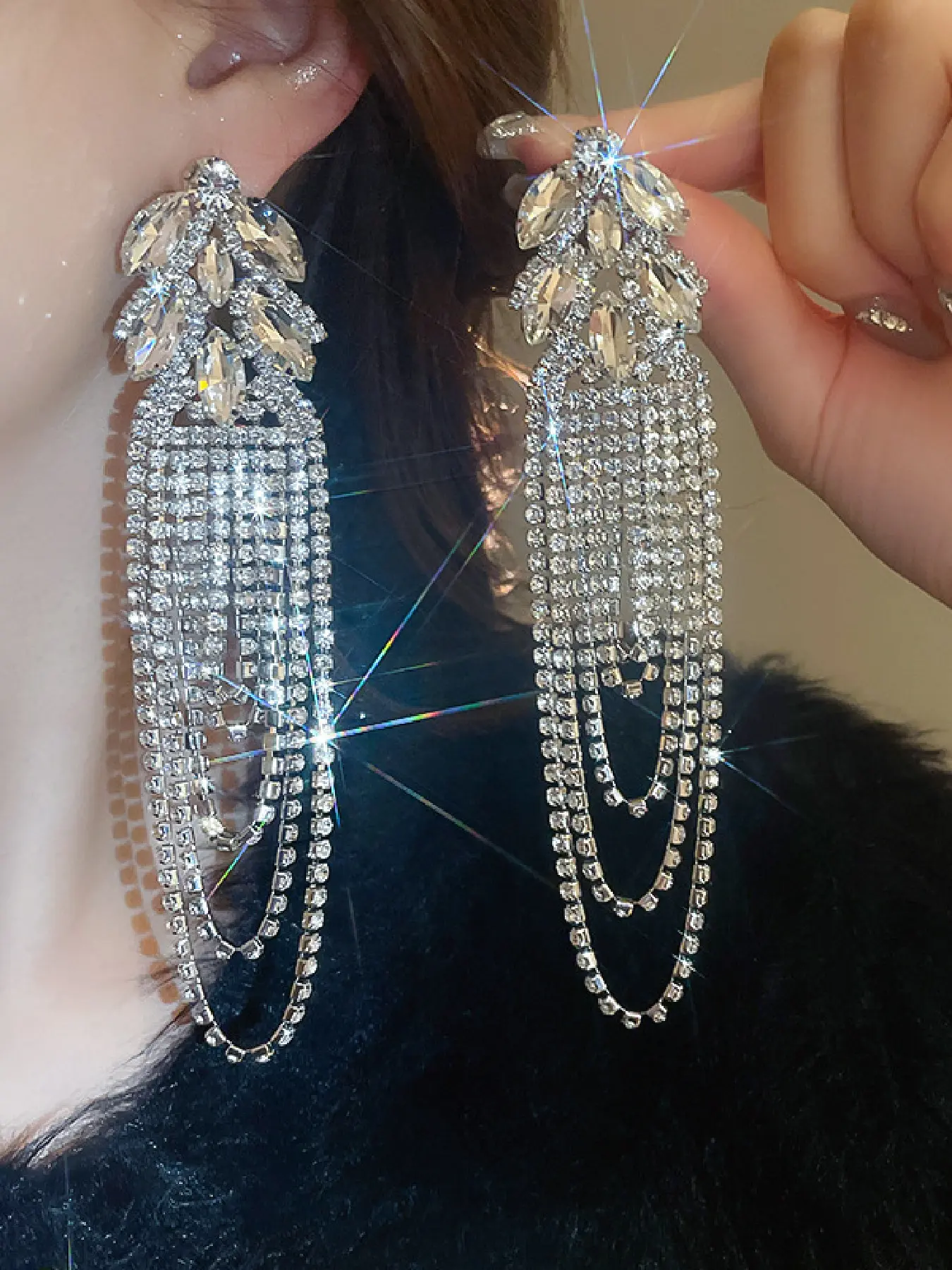 Luxury and Silver Color Rhinestone Long Tassel Crystal Teardrop Earrings Dangling for Women, Perfect for Parties Weddings Festivals, Sexy Style for All Seasons, Statement Earrings, Party Festival Earrings