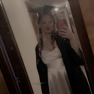 Grad Cap Remix - The ORIGINAL Graduation Cap Headband - Keep Your Natural Hair on Grad Day and Secure Your Cap - Black and Clear Headband Included