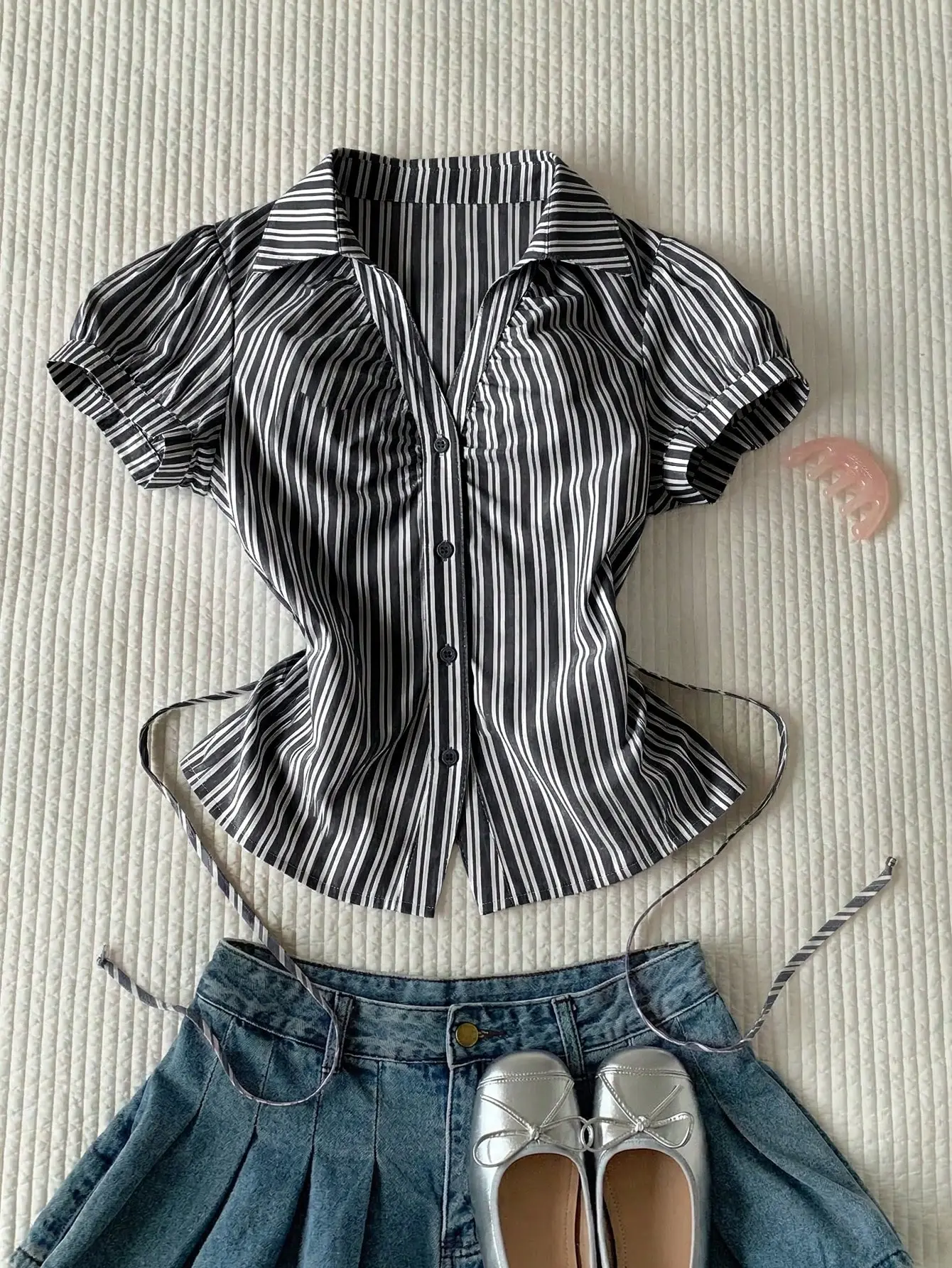 VYNCE Women's Casual Vintage Preppy Plaid Front Button Ruched Waist Short Sleeve Shirt Brown Plaid Summer Top Back To School Outfit Trendy