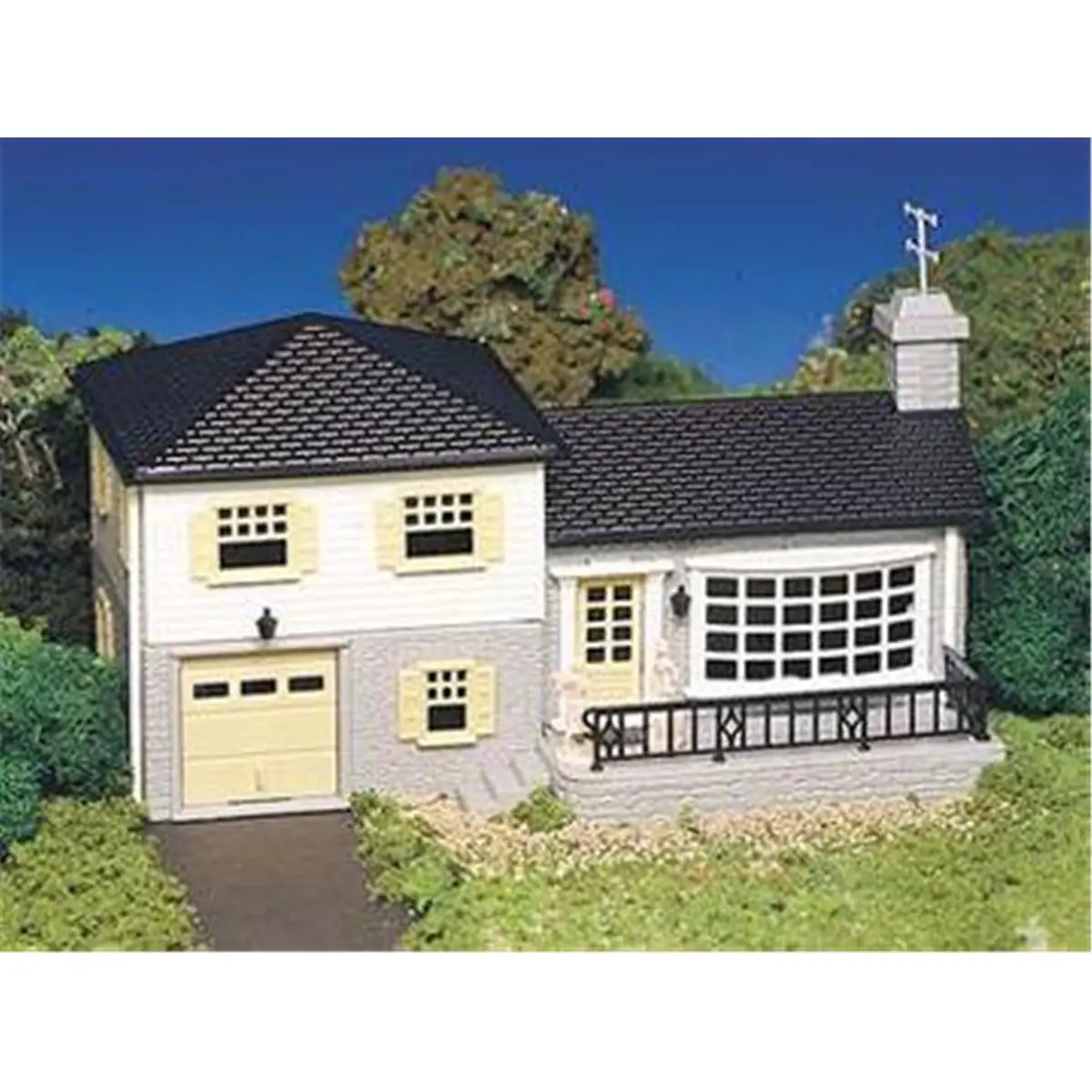212 MAIN Bachmann Williams HO Scale Split-Level Miniature House Kit, Construction Set for Farm Animal & Poultry Supplies-Inspired Play, Ho Miniature House