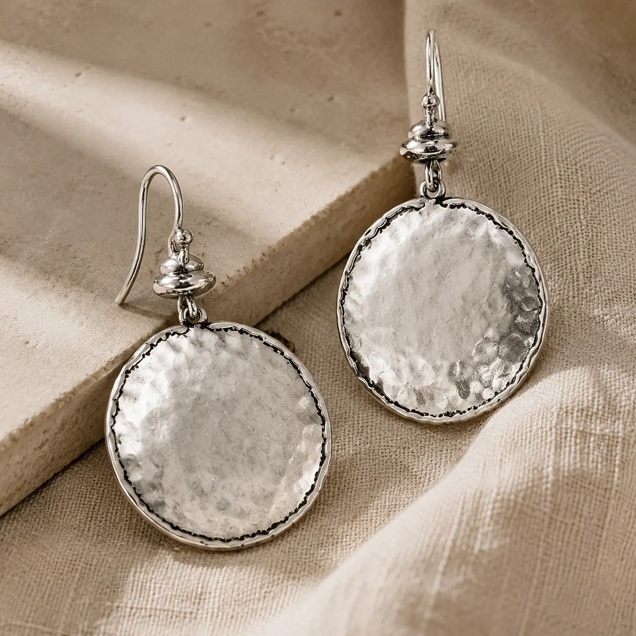 1 Pair Silver-Tone Hammered Disc Dangle Earrings for Women, Round Geometric Fishhook Drop Earrings, Vintage Statement Jewelry