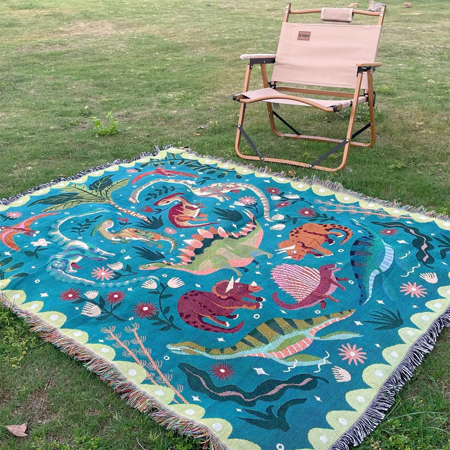 Dinosaur Pattern Lightweight Picnic Mat, Portable Thick Tear Resistant Bohemian Style Woven Tassel Decorative Blanket, Picnic Essentials, Outdoor Camping Supplies, Suitable for Camping Vehicles, RVs, and Picnics