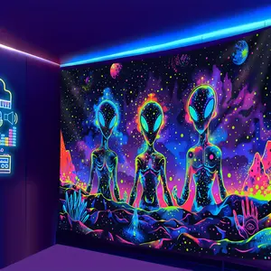 1pc Three mysterious aliens, Glow In The UV Light Tapestry, Funny Tapestry, Tapestry Style, Tapestry Wall Mural, Large Size Peach Skin Fluorescent Tapestry, Bedroom Hanging Tapestry, Home Decor, Wall Decoration With Free Accessories