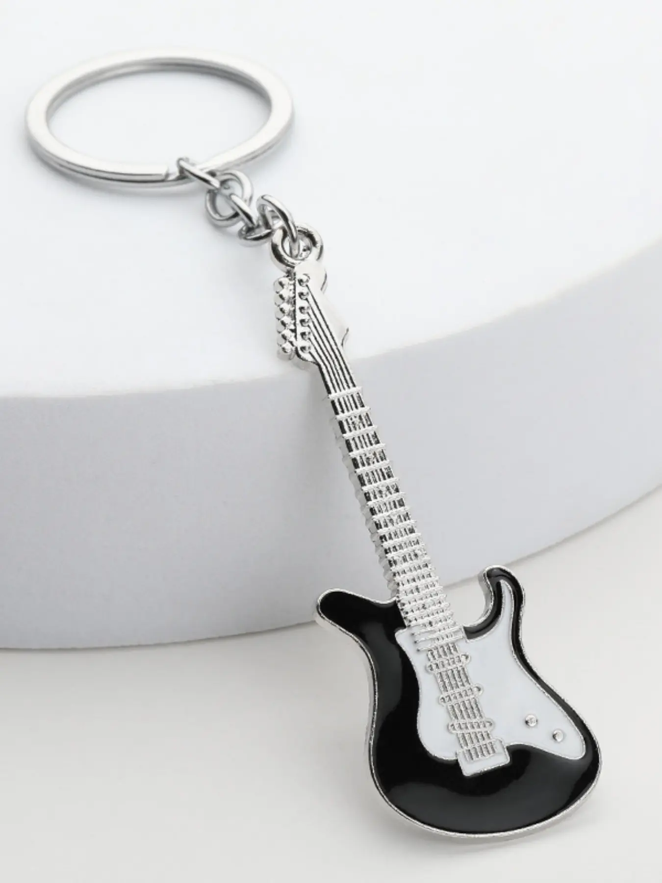 Y2K Fashion Alloy Guitar Keychain, Fashionable Alloy Keychain, Cute Zinc Alloy Key Ring for Bags & Backpacks, Stylish Accessory for Men & Women, Perfect Gift Idea, Stylish Keyring