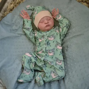 Reborn Kiss-50cm/20inch Newborn Doll Featuring 3D-Painted Skin with Visible Veins,Realistic Sleeping Reborn Baby Girl with a Cloth Body, Perfect As an Art Toy for Children Aged 3 And Above,Realistic Poseable Weighted Reborn Baby Doll Dolls Gifts