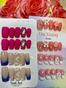 Flora(5075)gc.30$ can get 15 pairs of nails.We have different shapes and different styles