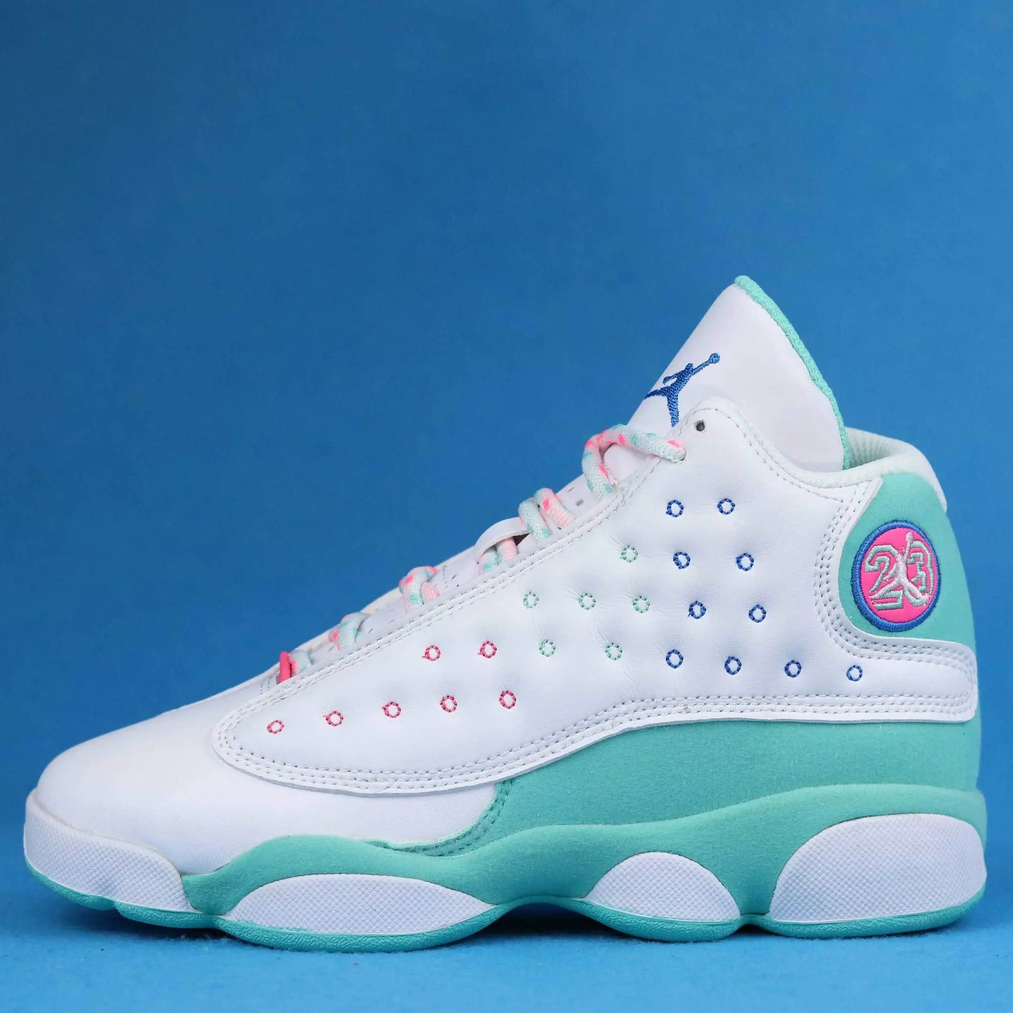 Unisex 2-Tone White & Mint Green Suede Upper Retro Basketball Sneakers - Mid-Top, Mint Green Traction Sole, Circular Side Window, Pink Embossed Logo, Secure Grip, Sporty Chic, Casual Shoes, Sports Collectibles