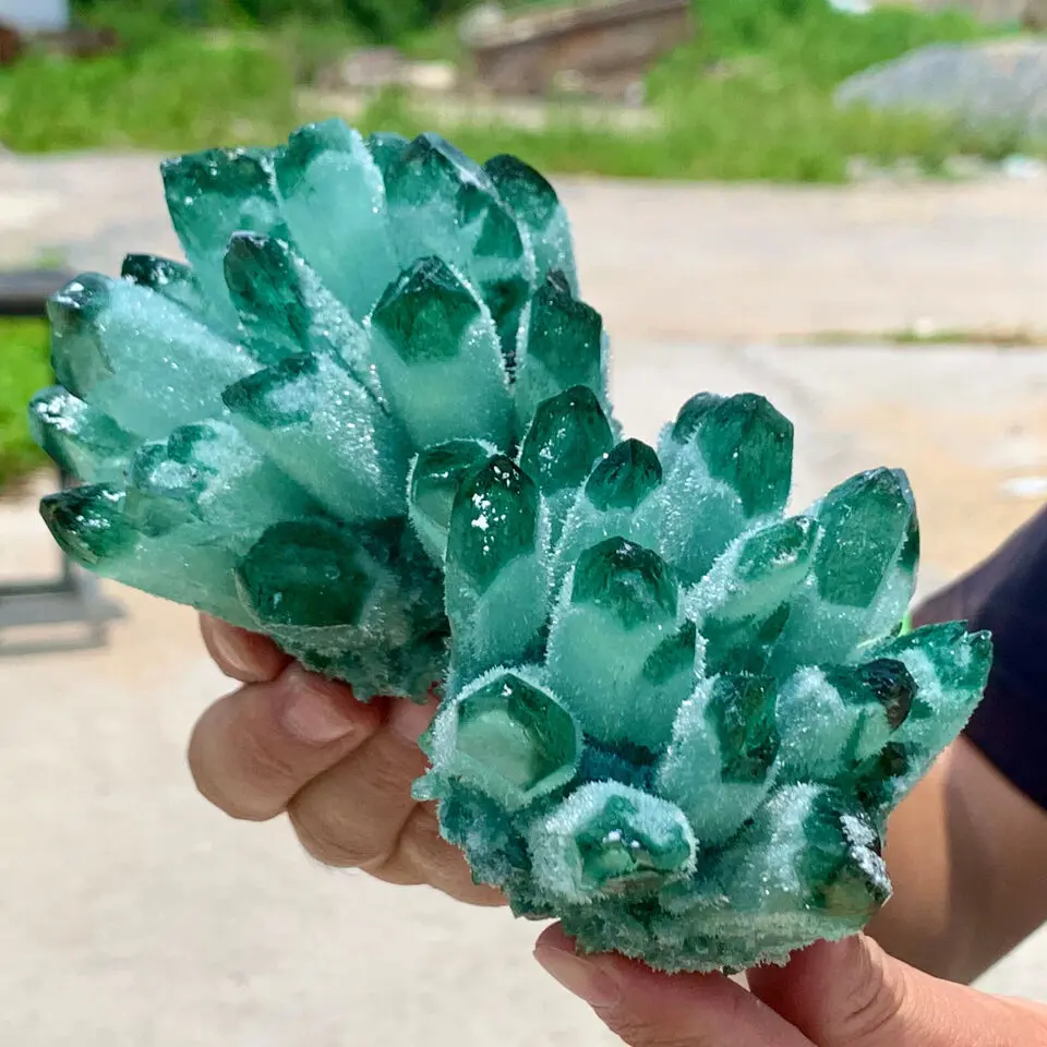 300g Natural Raw Green Ghost Phantom Geode Cluster Mineral Specimen - Quartz Crystals, Unisex Home Decor Piece, Girls' Gift Idea, Natural Stone Decor, Teens, Crystal Carvings, Housewarming, 100% Brand New, 301G-350G, Ornamental, Christmas, Geode Opening