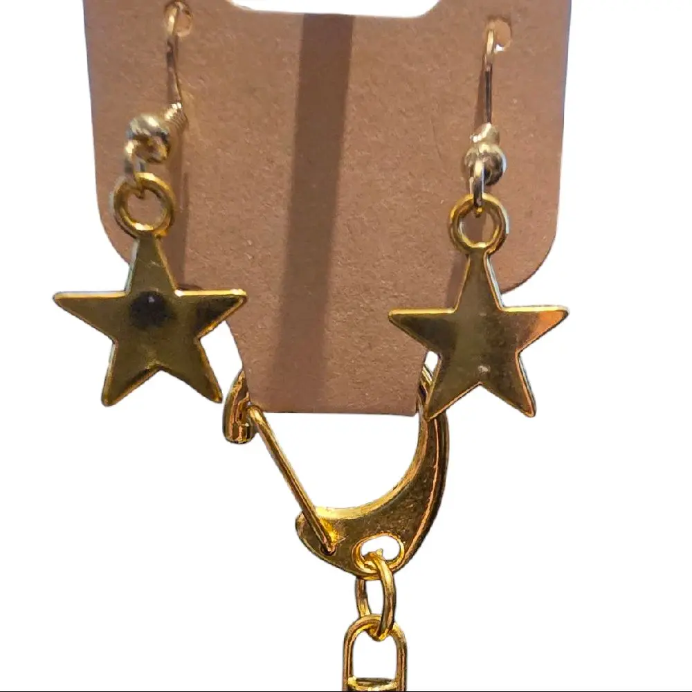 Golden Star Earrings with Keychain - Elegant Design, Lightweight, Perfect for Everyday Wear