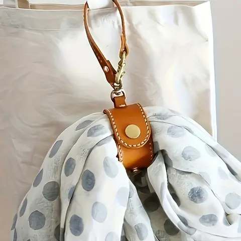 1pc Travel Accessory Clip, Versatile Scarf, Glove & Hat Holder for Luggage and Bags, Purse Accessories, Tote Bag Accessories, Stylish Compact Circular Clip for Secure Storage, Luggage Storage Solution