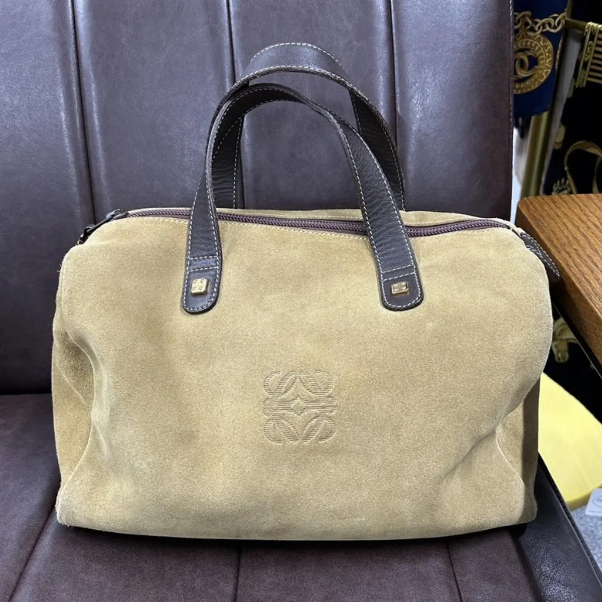 Pre-owned Loewe As Shown Shoulder Bags Vintage Amazona Suede Handbag 21067
