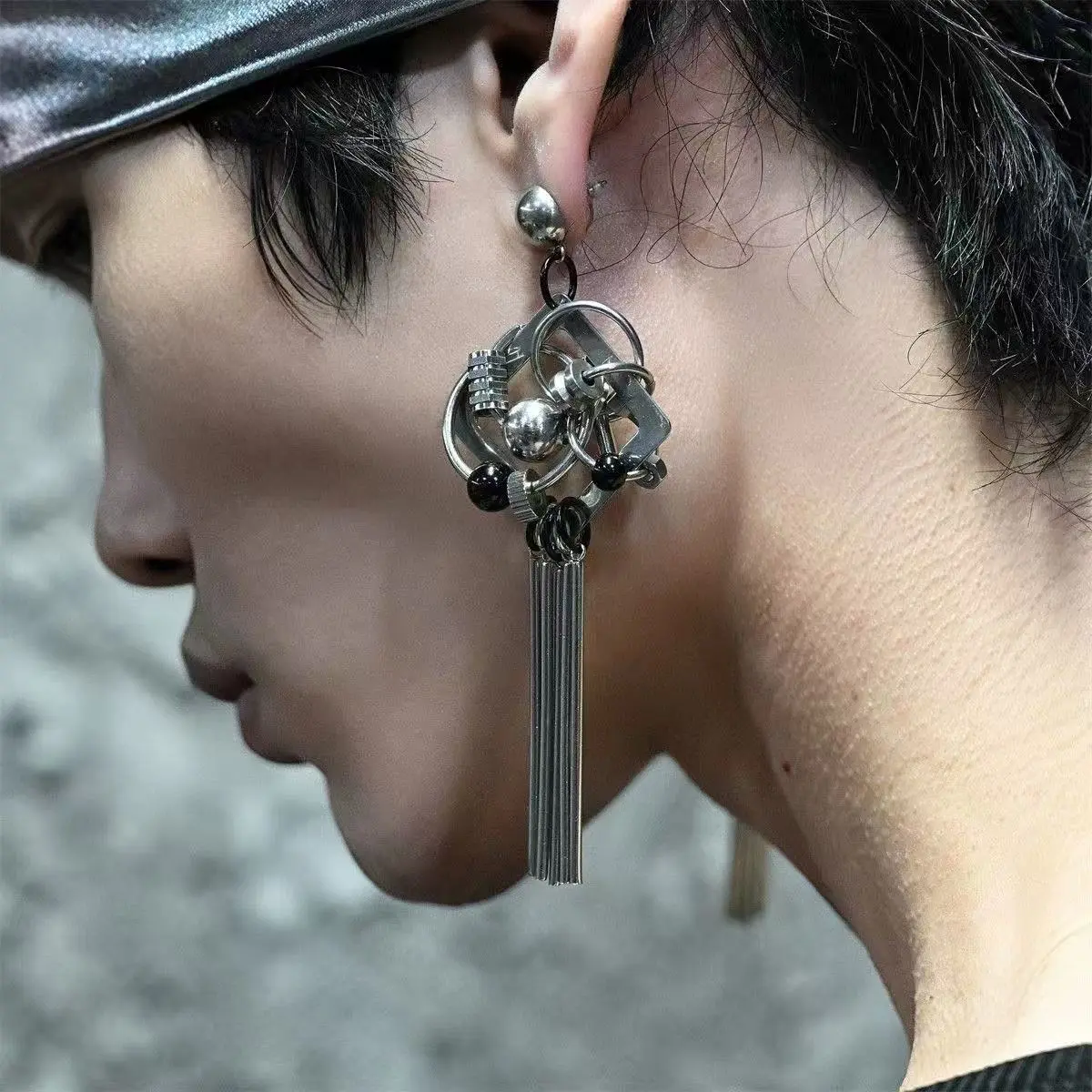 Mechanical Punk Drop Earrings - Unisex Gun Metal-Coated Edgy Cyber Goth Earclips, Bold Ball Shape Mechanical Tail Statement Piece for Punk Enthusiasts, Versatile Design for Casual, Special Occasions, Ball Shape Earrings, Cyber Goth Earrings
