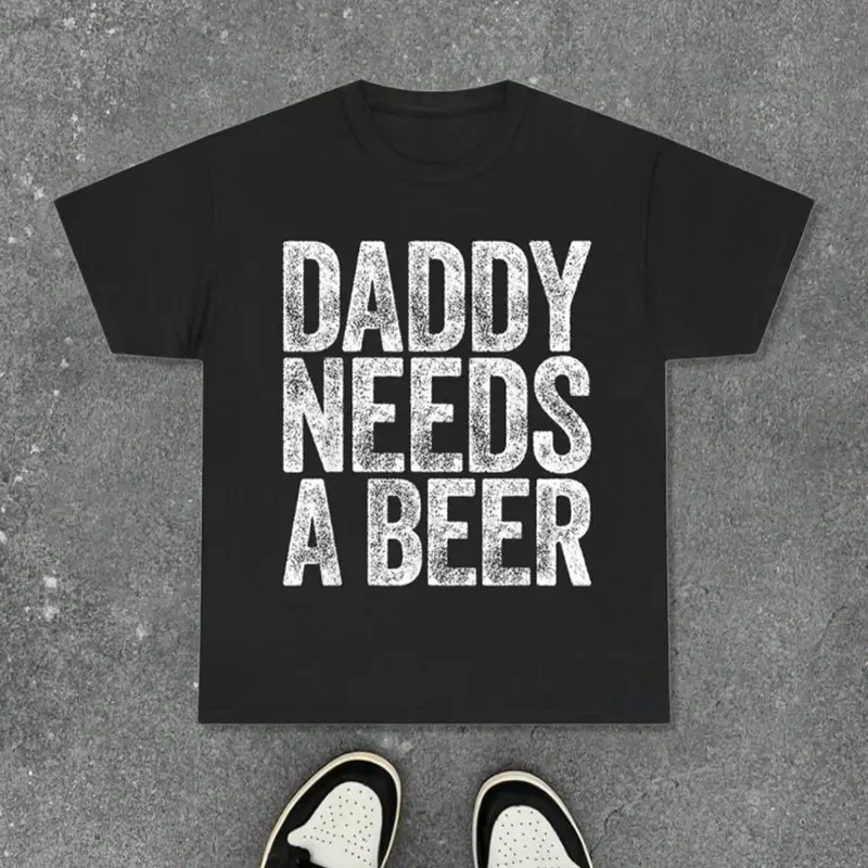 Men's Regular Fit "Daddy Needs A Beer" Print Graphic Round Neck Tee, Casual Short Sleeve Crew Neck T-shirt for Summer, Fashion Men's Top for Daily Wear Menswear
