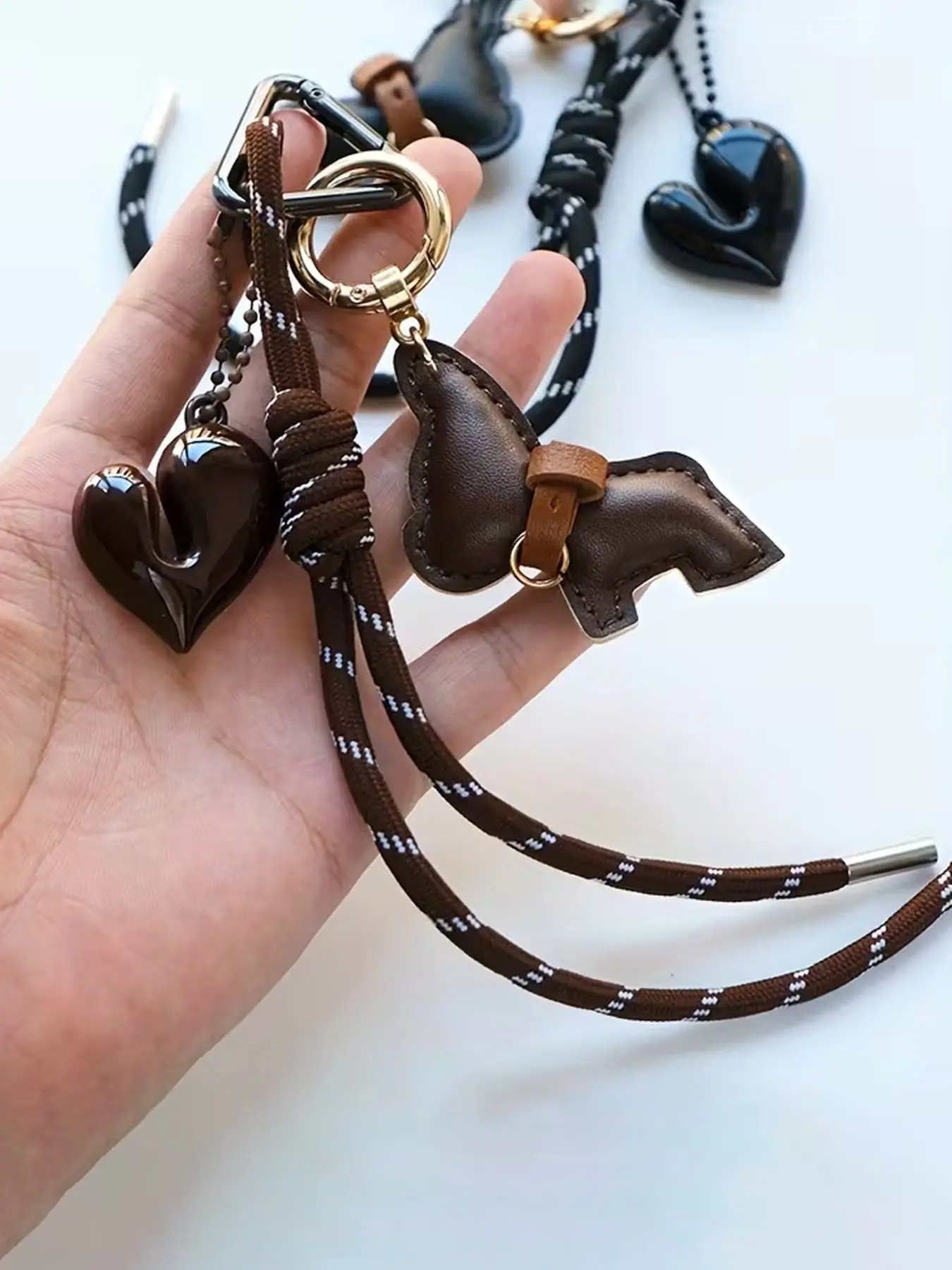 Retro Brown Puppy Pendant - Heart-Shaped French Bulldog Pendant Keychain, Keychain Wristlet Strap, Soft Keychains, Keychain Kawaii, Pendant Bag Decoration, Triangular Spring Buckle Design, For Car Keys, Pet Lovers' Gifts, Keychain Accessories
