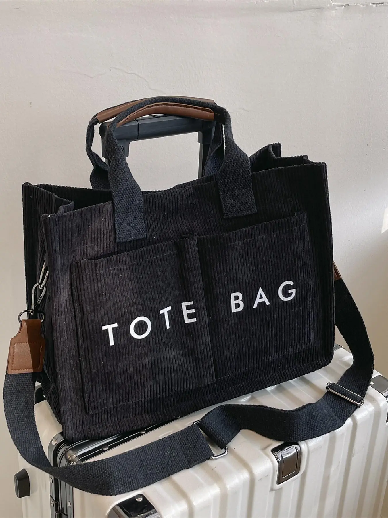 Women's Letter Pattern Multi-pocket Tote Bag, Fashion Patterned Bag, Simple Magnetic Closure Handbag, Large Capacity Shoulder Bag for Daily Use, Daily Commuting Bag, Casual Commuting Bag, Mommy Bag, Daily Commuter Bag