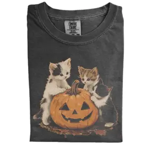 Vintage Halloween Kitten Shirt, Cute Cat Pumpkin T-shirt, Retro Fall Cat Graphic Tee, Spooky Cat Lover Shirt, Black Cat Jack O Lantern Tee, Gift for Men, Gift for Women, Crew Neck T-shirt, Trending T-shirt