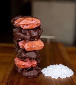 Bruges 6-Pack: Strawberry Milk Chocolate Liège Waffle