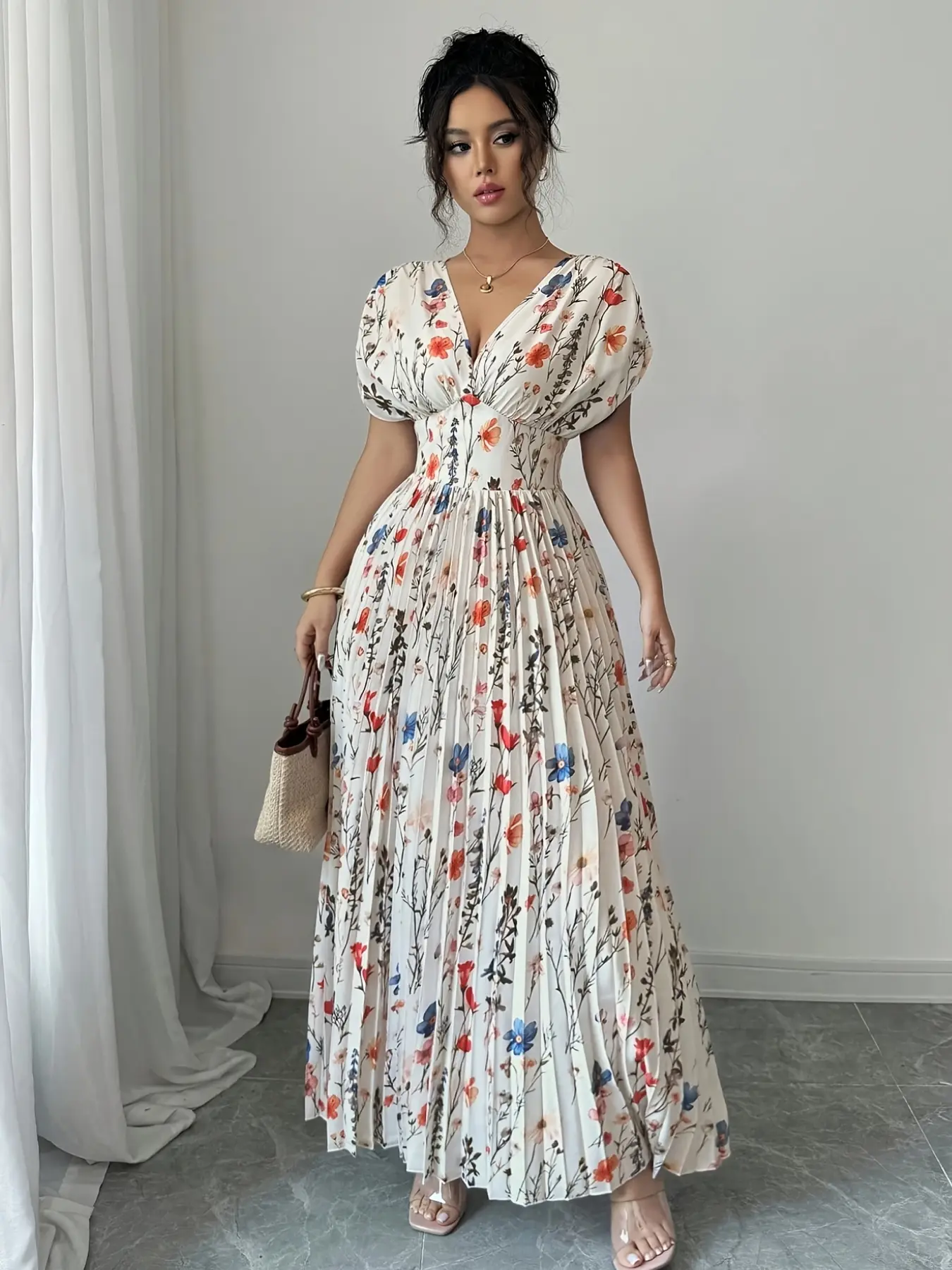 A white background pleated skirt with colorful floral prints for women, suitable for commuting to work, shopping, and outdoor wear, Casual Summer Clothing