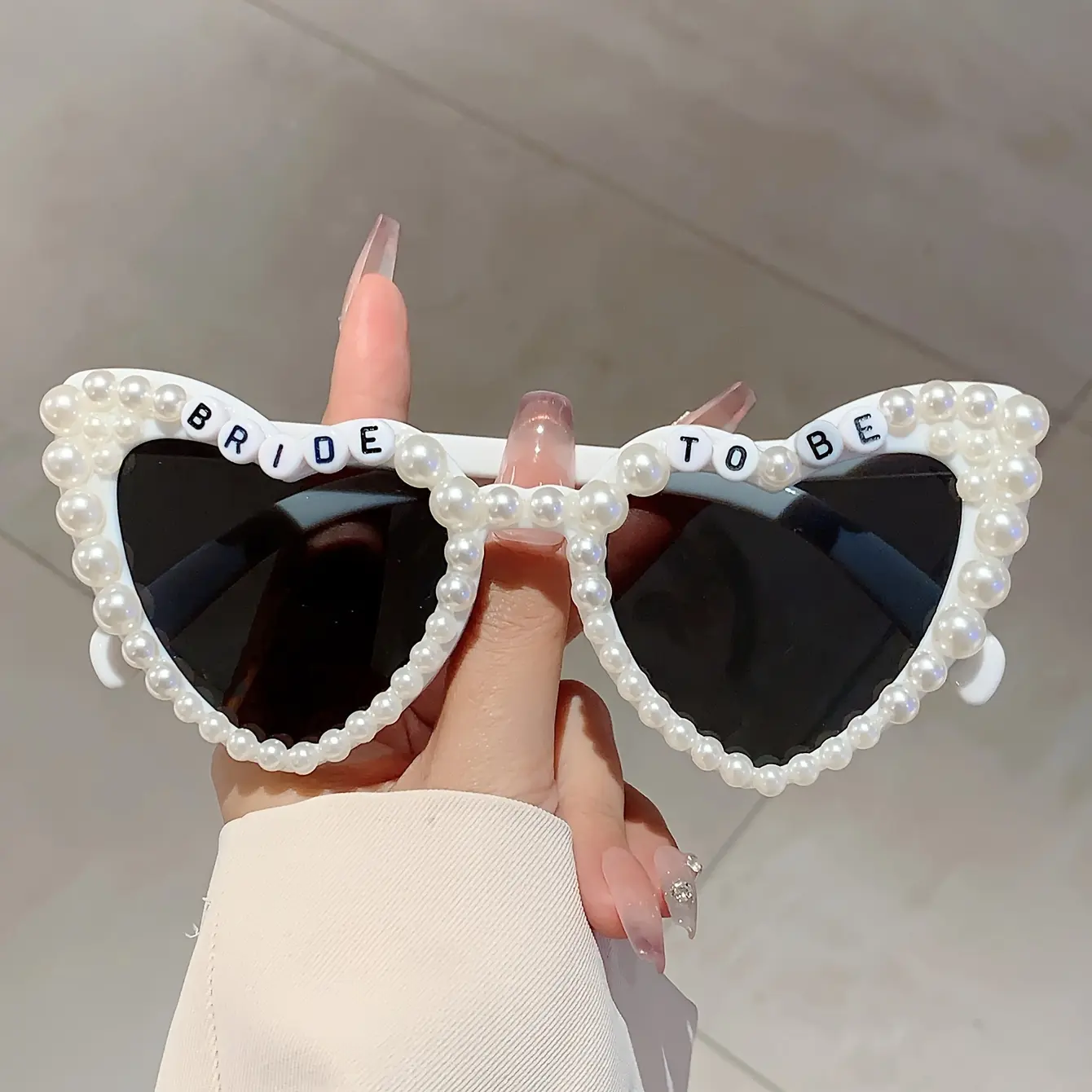 Heart-Shaped Fashion Party Glasses with Pearl-Like Decor, Bridal Gift Accessory, Wedding Party Eyewear, Trendy Design, Bachelorette Party