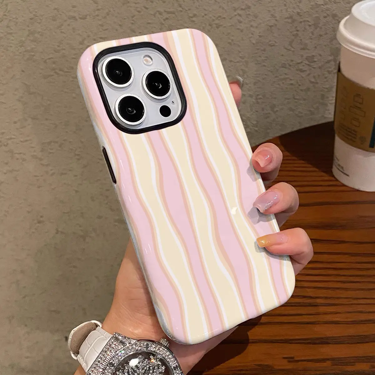 Light-colored wavy stripe pattern phone case, sturdy and durable 2-in-1 case, compatible with iPhone 17/16/15/14/13/12/11 Pro Max/Plus/Pro, Galaxy S25/S24/S23 Ultra. Durable, stylish protection, and drop-proof phone case.