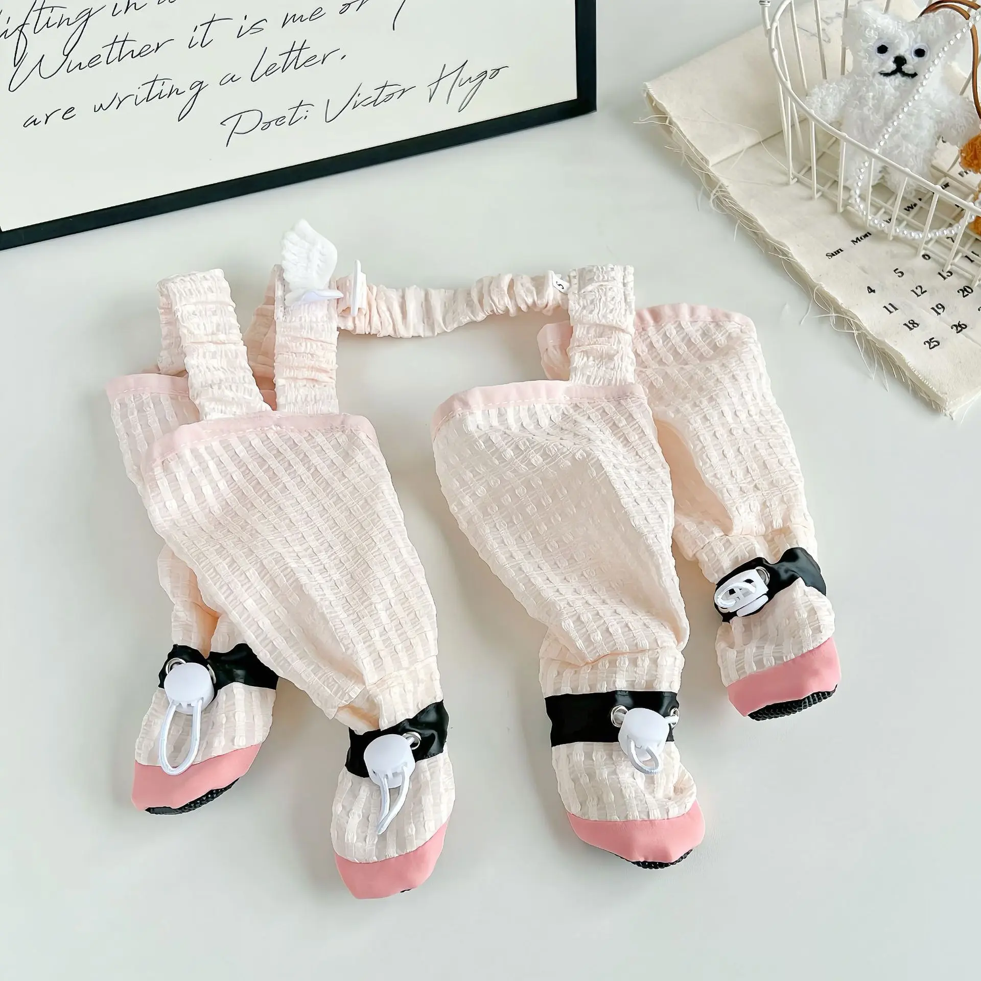 Pet spring and summer anti-dirt pants go out for walking, dustproof and mosquito-proof shoes and pants integrated anti-dirt pants breathable and skin-friendly dog mosquito-proof pants