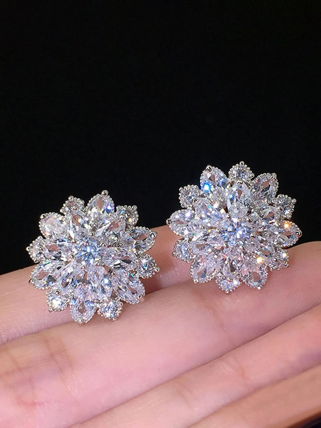 Fashion Elegant Artificial Crystal Decor Flower Design Stud Earrings, Casual Jewelry for Women, Trendy All-match & Exquisite Jewelry for Party & Daily Decor, Rhinestone Earrings, Floral Stud Earrings, Fashionable Earrings