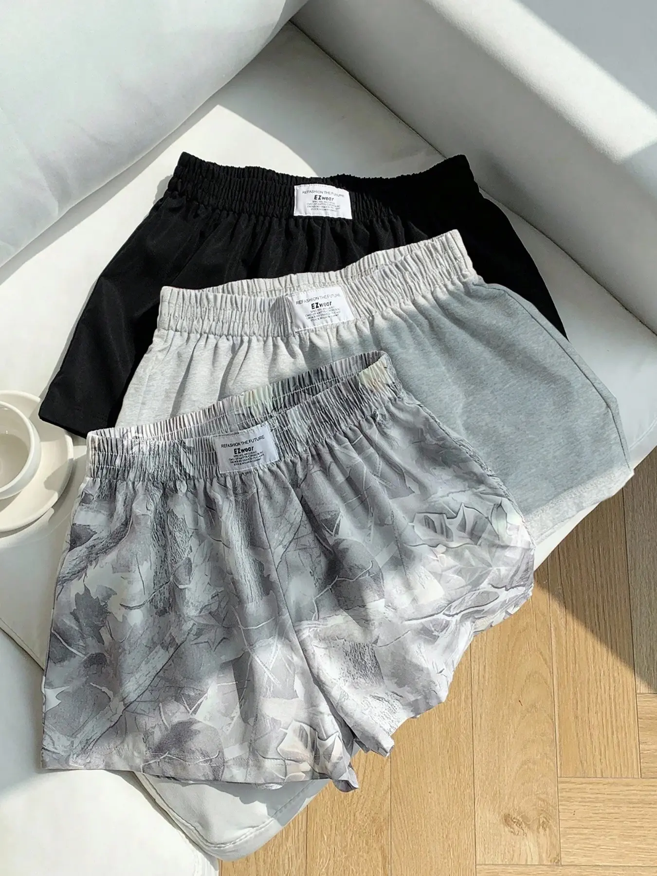 Ladies' vintage-style distressed tree branch digital printed and solid-colored casual baggy shorts 3-piece set, Elastic letter waist tag, breathable sports, summer, women's daily wear, Athleisure casual shorts