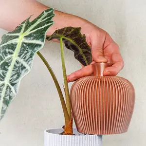 Ribbed Water Bell Thumb Pot for Home and Garden Use