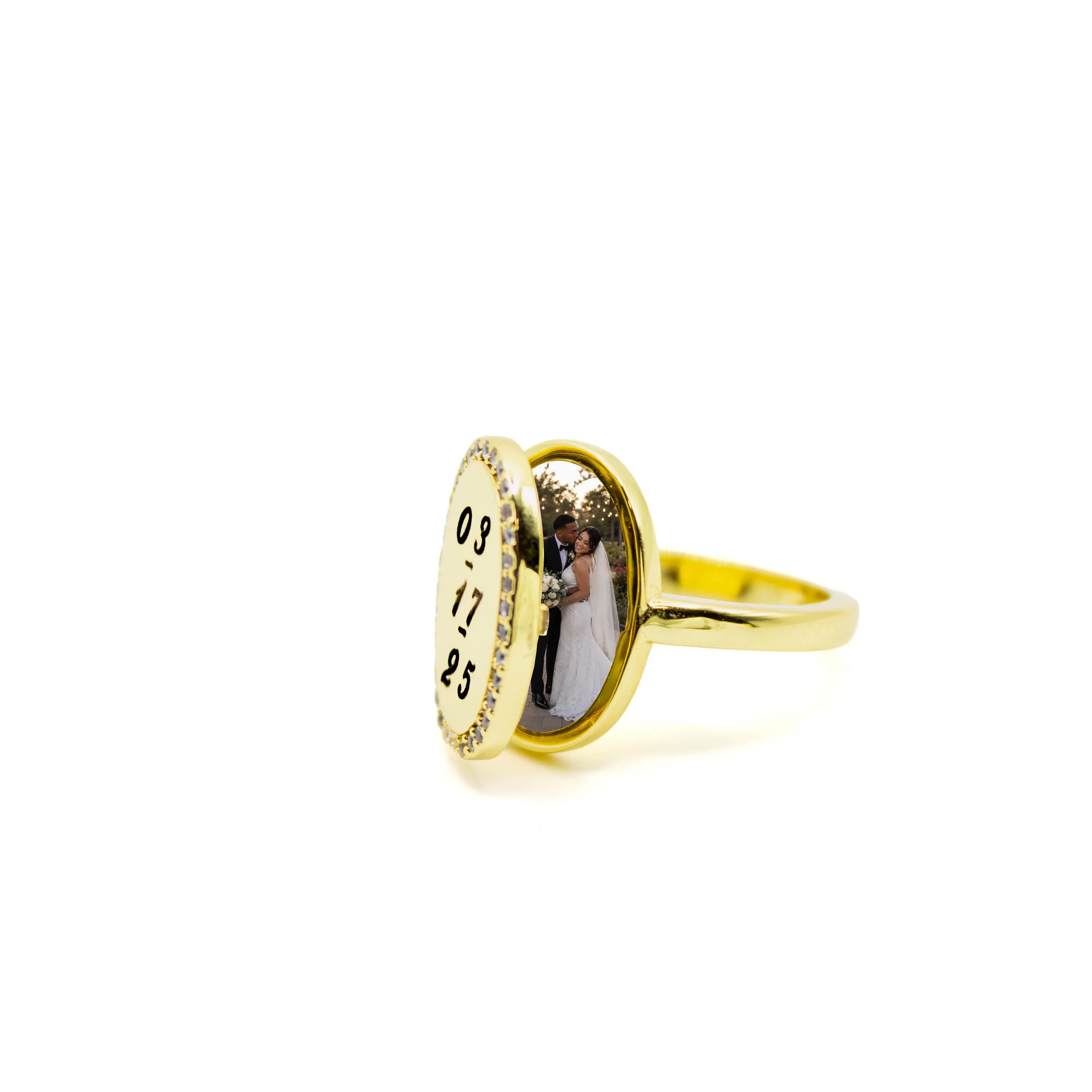 ENGRAVIA Crystal Oval Photo Locket Ring