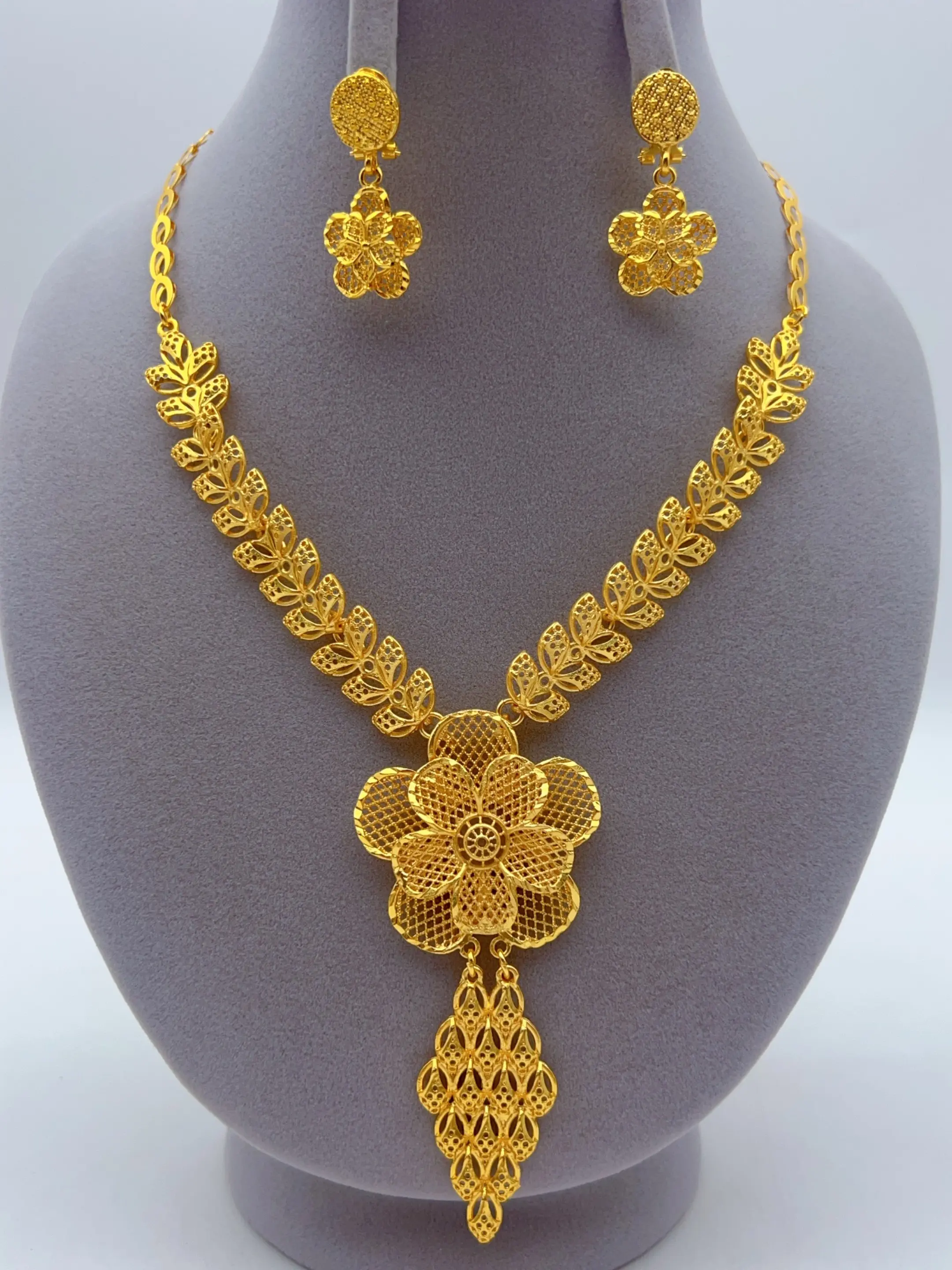 2 Piece Dubai Gold Plated Jewelry Set, Matching Jewelry Set, Long Flower Necklace Earrings Combo, Elegant Party Accessories, Wedding Gift