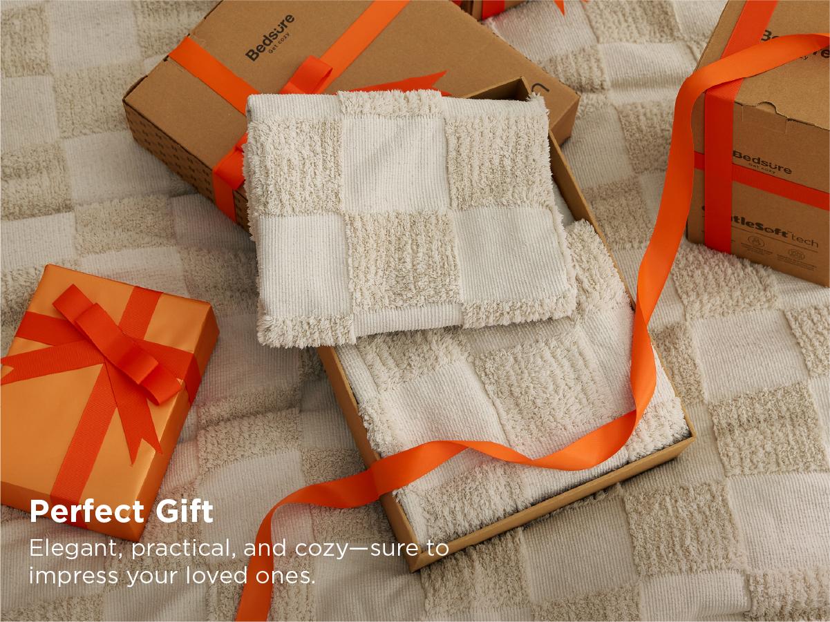 【Father 's Day Gift】Bedsure Checkered Farmhouse Shabby Chic Comforter Set ,Boho Tufted Bed Set, King Size Bedding, 3 Pieces, 1 Plaid Geometric Comforter and 2 Pillow Shams,Jacquard Design Soft Breathable Lightweight All-Season Filling OEKO-TEX Certified