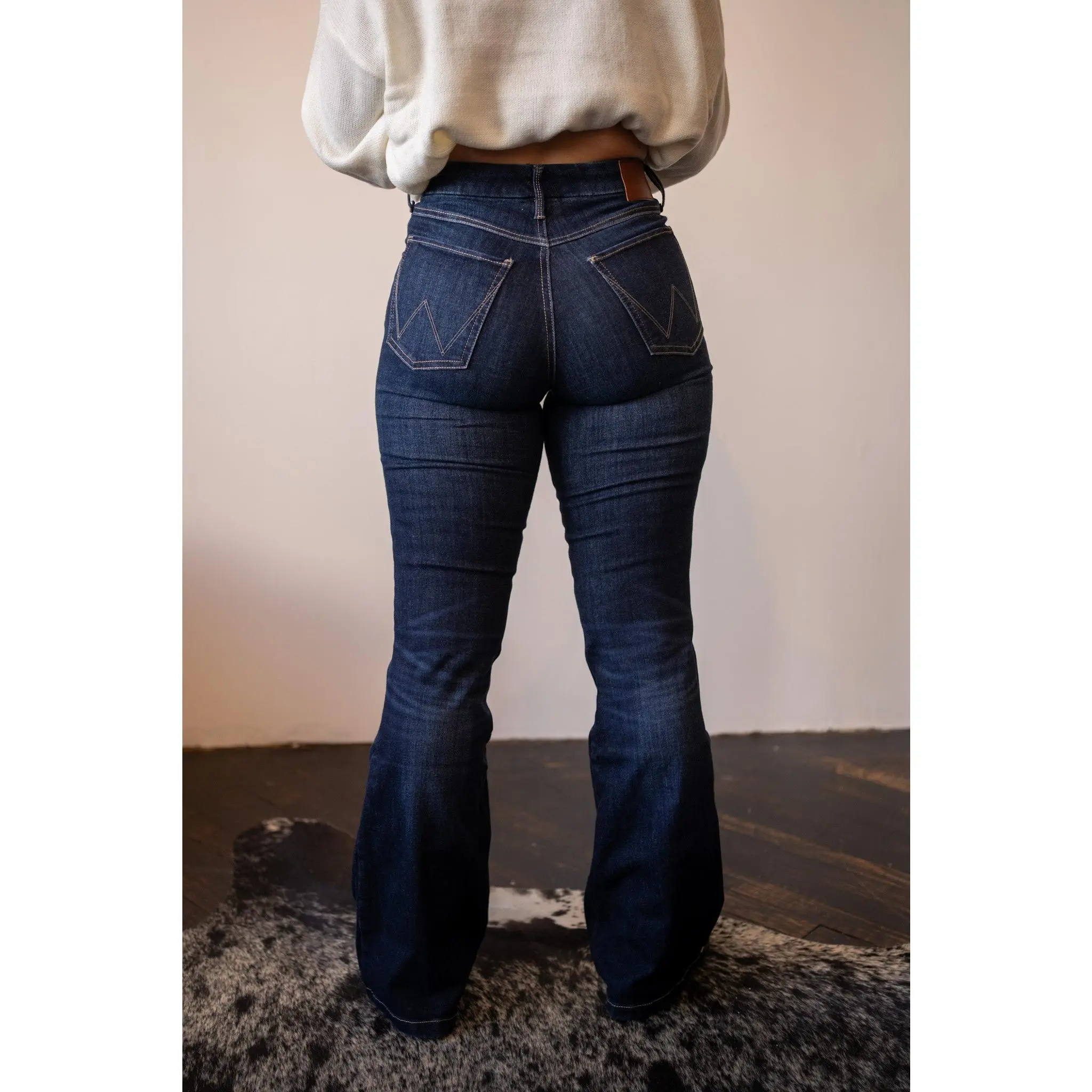 Wrangler Women's Bespoke High-Rise Flare Jeans - Extra Stretch, Darkwash Cotton-Polyester Blend Bottoms, Lady, Button, Western Wear For Women, Flared Pants, High Waist, Zip, 72% Cotton, Soft All Day